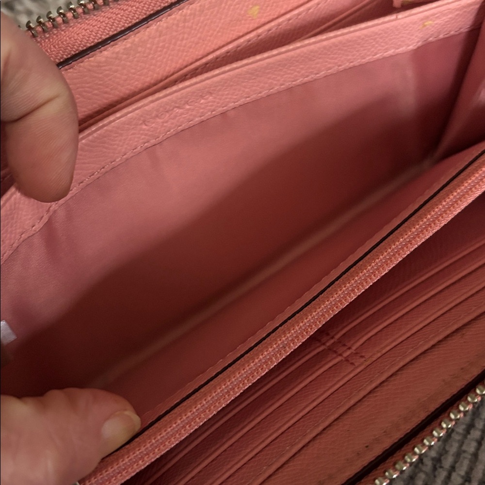 ๐3/$20 Coach long leather zip around wallet - Picture 10 of 17